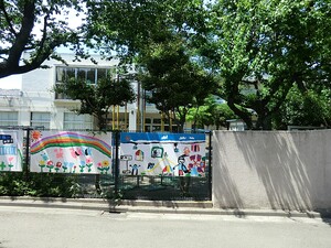 周辺環境:八幡山幼稚園 プレシス千歳船橋