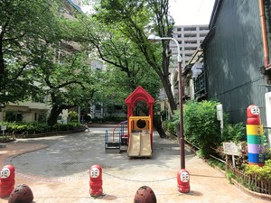 周辺環境:三田松坂児童遊園 三光坂ホームズ