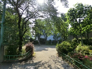 周辺環境:宮田橋公園 プラウド高田馬場