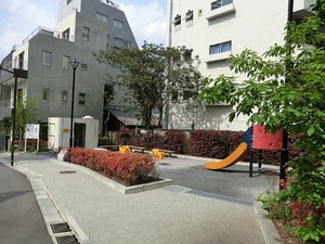 周辺環境:一ツ木児童遊園 パレ・ロワイヤル永田町