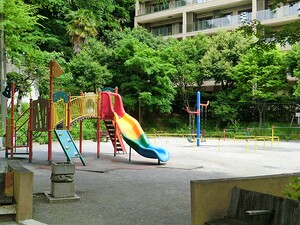 周辺環境:狸穴公園 ロイヤルシーズン麻布永坂