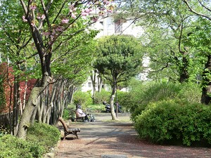 周辺環境:芳窪街かど公園 グランドメルシー駒沢