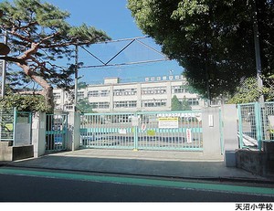 天沼小学校 マンション(一棟) 杉並区天沼２丁目 ＳＡＬＡ荻窪 13500万円 荻窪駅｜住建ハウジング