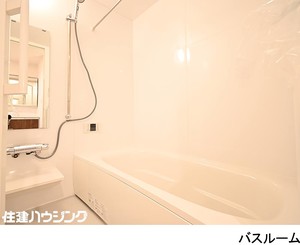 1階バスルーム 新築一戸建て 世田谷区大原１丁目 14000万円 笹塚駅｜住建ハウジング