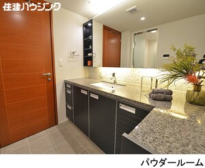  ロワプレイス島津山