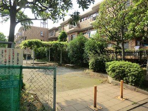 周辺環境:砧五丁目北公園 店舗付住宅 世田谷区砧５丁目 11500万円 祖師ケ谷大蔵駅｜住建ハウジング