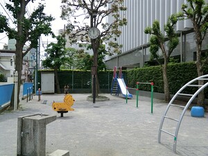 周辺環境:若草児童公園 新築一戸建て 大田区新蒲田１丁目 5998万円 蒲田駅｜住建ハウジング