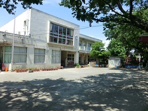 周辺環境:八幡山幼稚園 土地・売地 世田谷区八幡山１丁目 14800万円 上北沢駅｜住建ハウジング