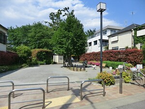 周辺環境:伊勢脇公園 アパート(一棟) 目黒区中目黒３丁目 8600万円 中目黒駅｜住建ハウジング