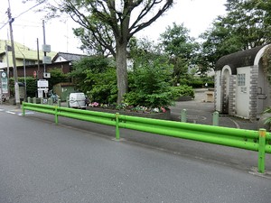 周辺環境:西荻わかば公園 豊栄西荻マンション