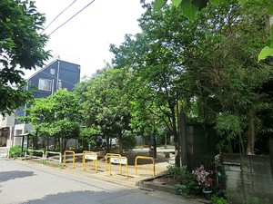 周辺環境:三軒茶屋二丁目公園 ダイアパレス三軒茶屋トゥワ・メゾン(8480万円)｜中古マンション（新築･中古）｜住建ハウジング