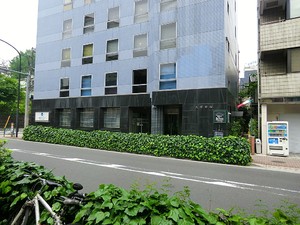 周辺環境:寺井クリニック マンション(区分) 千代田区外神田２丁目 ポレスター千代田御茶ノ水 5100万円 御茶ノ水駅｜住建ハウジング