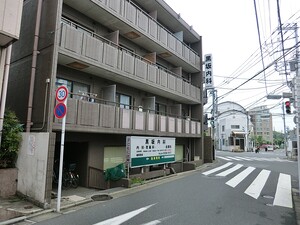 周辺環境:黒坂内科 土地・売地 世田谷区八幡山１丁目 15800万円 上北沢駅｜住建ハウジング