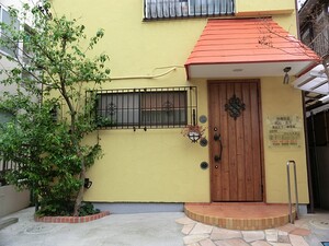 周辺環境:曽野医院 アパート(一棟) 目黒区緑が丘１丁目 エスポワール自由が丘 15800万円 緑が丘駅｜住建ハウジング