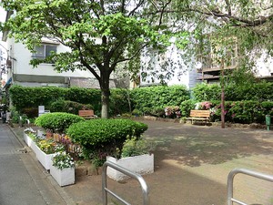 周辺環境:向原西街かど公園 シーアイマンション碑文谷