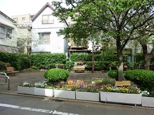 周辺環境:向原西街かど公園 土地・売地 目黒区目黒本町６丁目 10380万円 西小山駅｜住建ハウジング