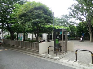 周辺環境:奥沢二丁目公園 土地・売地 世田谷区奥沢２丁目 12600万円 自由が丘駅｜住建ハウジング