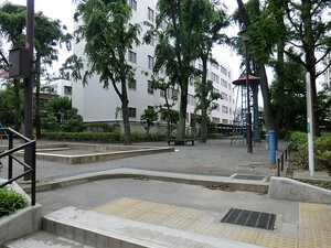 周辺環境:池尻南公園 中古一戸建て 世田谷区三宿２丁目 7280万円 池尻大橋駅｜住建ハウジング