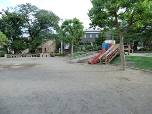 周辺環境:中町二丁目公園 上野毛リッツハウスＢ館