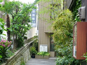 周辺環境:吉田医院 ＣＵＥ　ＮＩＳＨＩＡＺＡＢＵ