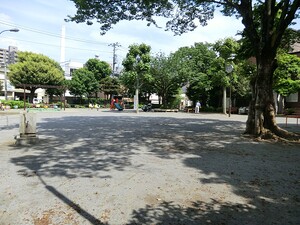 周辺環境:八幡公園 目黒区中目黒５丁目(24800万円)のアパート(一棟)｜住建ハウジング