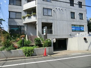 周辺環境:高水クリニック 新築一戸建て 杉並区久我山４丁目 10400万円 三鷹台駅｜住建ハウジング