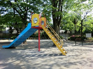 周辺環境:柿の木坂児童遊園 土地・売地 目黒区柿の木坂２丁目 10580万円 都立大学駅｜住建ハウジング