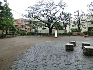 周辺環境:南原公園 土地・売地 目黒区柿の木坂２丁目 10580万円 都立大学駅｜住建ハウジング