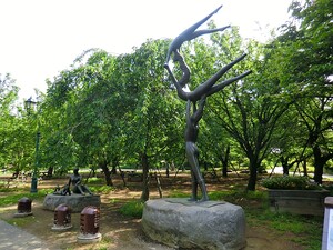 周辺環境:浜町公園 プレミアムキューブ日本橋浜町