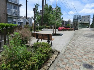 周辺環境:万年橋児童遊園 浜町グランドハイツ