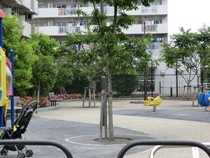 周辺環境:日の出児童公園 クレッセントバードスクエア