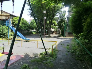 周辺環境:大坂上児童遊園 目黒青葉台グランドハイツ