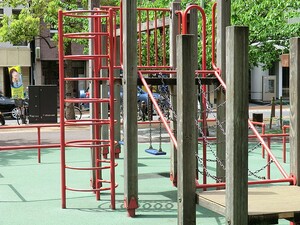 周辺環境:京橋公園 マンション(区分) 中央区銀座２丁目 アヴァンティーク銀座２丁目参番館 6480万円 東銀座駅｜住建ハウジング