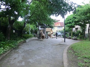 周辺環境:千駄木児童遊園 新築一戸建て 文京区千駄木５丁目 13760万円 千駄木駅｜住建ハウジング