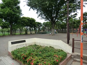 周辺環境:塚戸公園 土地・売地 世田谷区祖師谷５丁目 8680万円 祖師ケ谷大蔵駅｜住建ハウジング