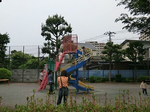 周辺環境:塚戸公園 新築一戸建て 世田谷区上祖師谷３丁目 8490万円 千歳烏山駅｜住建ハウジング