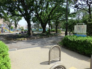 周辺環境:希望丘記念公園 ライオンズガーデン芦花公園