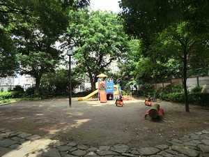 周辺環境:高輪一丁目児童遊園 メイゾン三田(5990万円)｜中古マンション（新築･中古）｜住建ハウジング