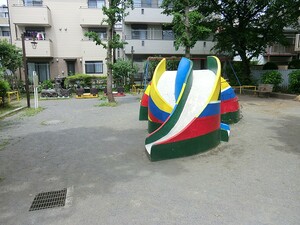 周辺環境:高田公園 日商岩井目白台マンション