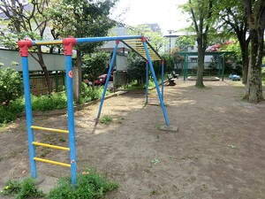 周辺環境:松が丘公園 中野区上高田５丁目(6980万円)｜新築一戸建て｜住建ハウジング