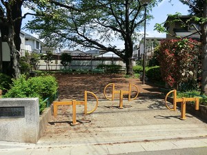 周辺環境:上高田三丁目公園 新築一戸建て 中野区上高田１丁目 7290万円 東中野駅｜住建ハウジング