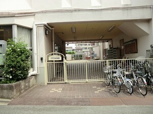 周辺環境:ナオミ保育園 マンション(一棟) 世田谷区等々力４丁目 33500万円 尾山台駅｜住建ハウジング