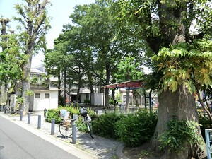 周辺環境:弁天児童遊園 世田谷区松原３丁目(17000万円)の店舗付住宅｜住建ハウジング