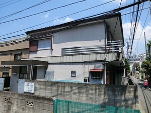 周辺環境:山村医院 中古一戸建て 新宿区新宿７丁目 5380万円 東新宿駅｜住建ハウジング