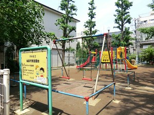 周辺環境:鳩森児童遊園地 渋谷区神宮前２丁目(22000万円)のマンション(区分)｜住建ハウジング