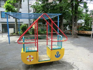 周辺環境:八千代町児童遊園 ブライエント小石川