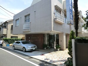 周辺環境:田中産婦人科 マンション(一棟) 世田谷区松原５丁目 33000万円 明大前駅｜住建ハウジング