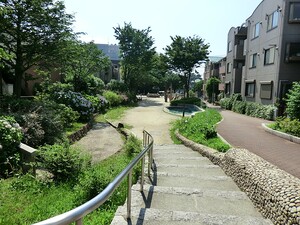 周辺環境:玉川上水公園 杉並区和泉２丁目(9980万円)｜中古一戸建て｜住建ハウジング