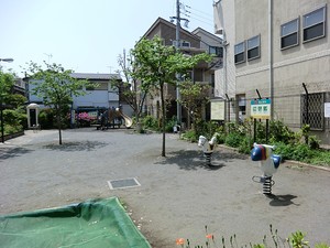 周辺環境:向原町児童遊園 土地・売地 目黒区目黒本町６丁目 9980万円 西小山駅｜住建ハウジング