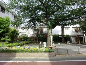 周辺環境:月光町児童遊園 アパート(一棟) 目黒区目黒本町１丁目 13400万円 学芸大学駅｜住建ハウジング